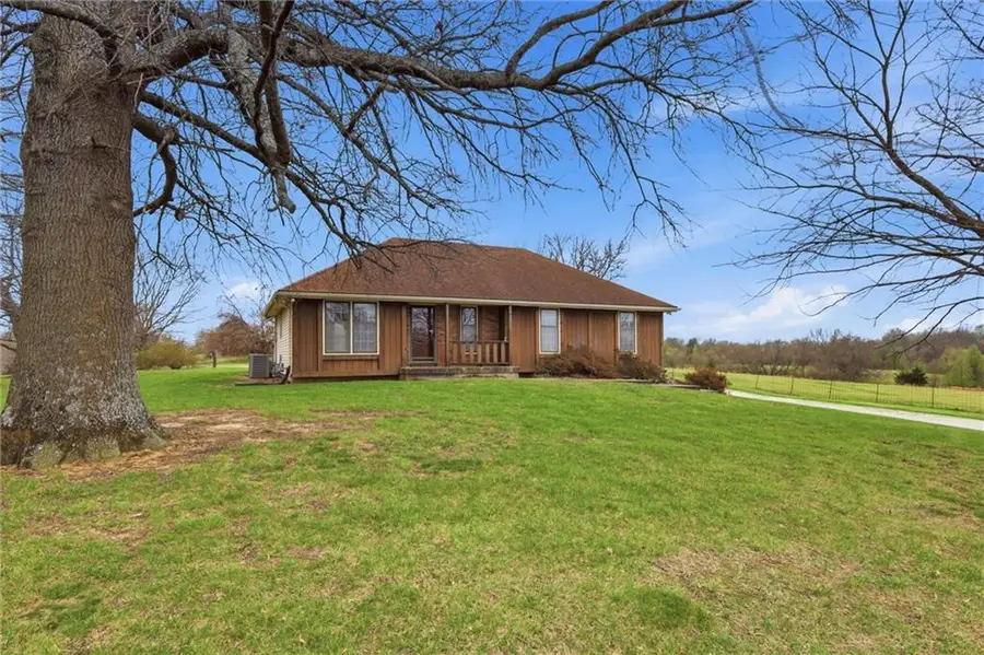 24801 E Cowherd Road, Blue Springs, MO 64015 - #3