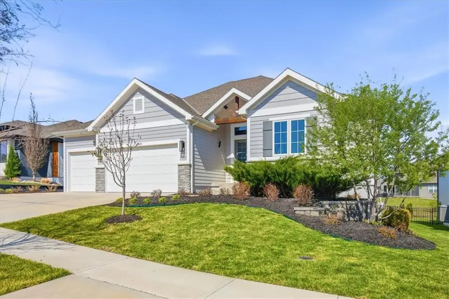 17321 Bradshaw Street, Overland Park, KS 66221 - #2