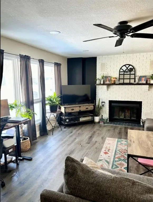 123 W Douglas Street, Iola, KS 66749 - #3