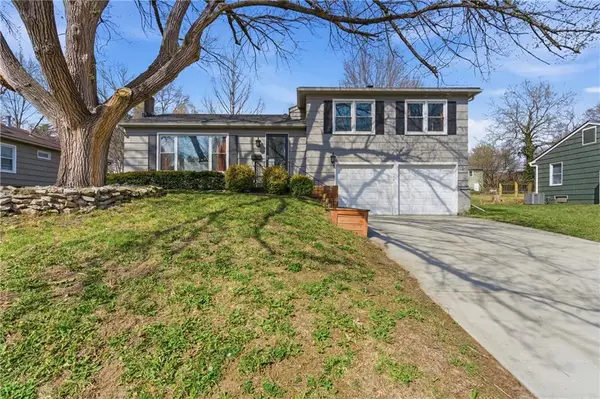 5710 W 100th Terrace, Overland Park, KS 66207