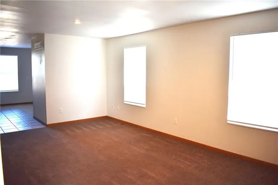 11789 Ridgeway Drive, Saint Joseph, MO 64505 - #3