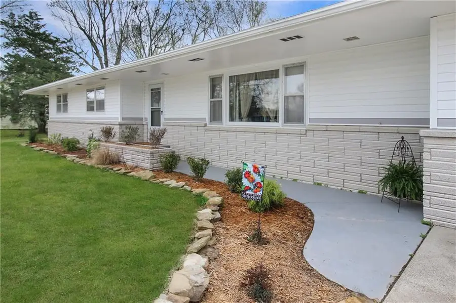 4712 Main Street, Parsons, KS 67357 - #2