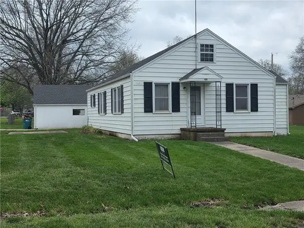 401 S 6th Street, Louisburg, KS 66053