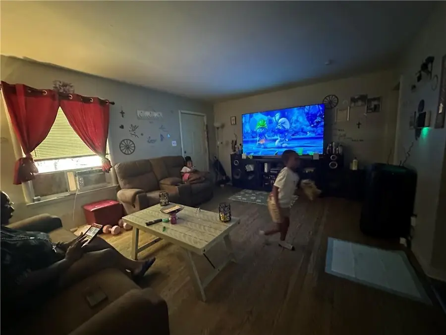 5107 E 40th Street, Kansas City, MO 64130 - #3