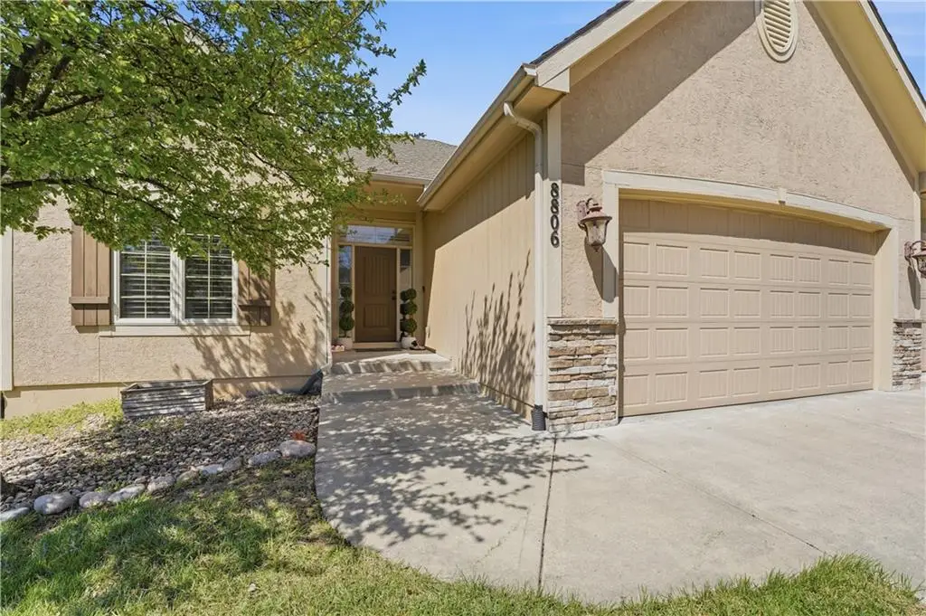 8806 N Norton Avenue, Kansas City, MO 64156 - #1