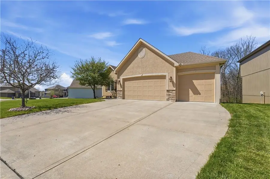 8806 N Norton Avenue, Kansas City, MO 64156 - #3