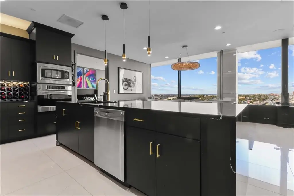 700 W 31st Street #702, Kansas City, MO 64108 - #1