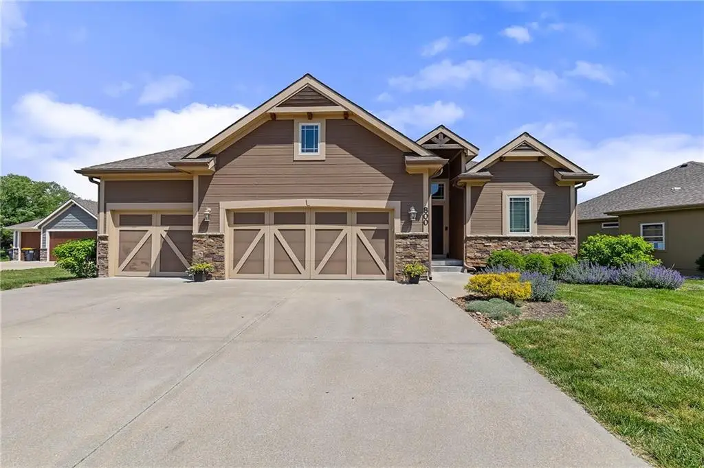 800 E 13th Terrace, Kearney, MO 64060 - #1