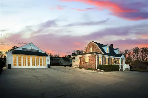 203 SW Jefferson Street, Lee's Summit, MO 64063