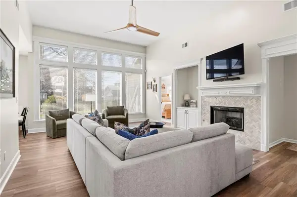 909 SE 13th Street, Lee's Summit, MO 64081