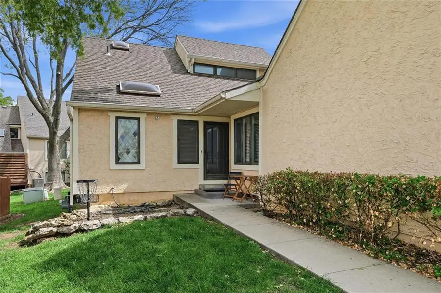 8543 Westgate Street, Lenexa, KS 66215 - #2