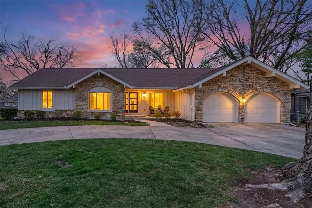 7616 W 98th Terrace, Overland Park, KS 66212 - #1