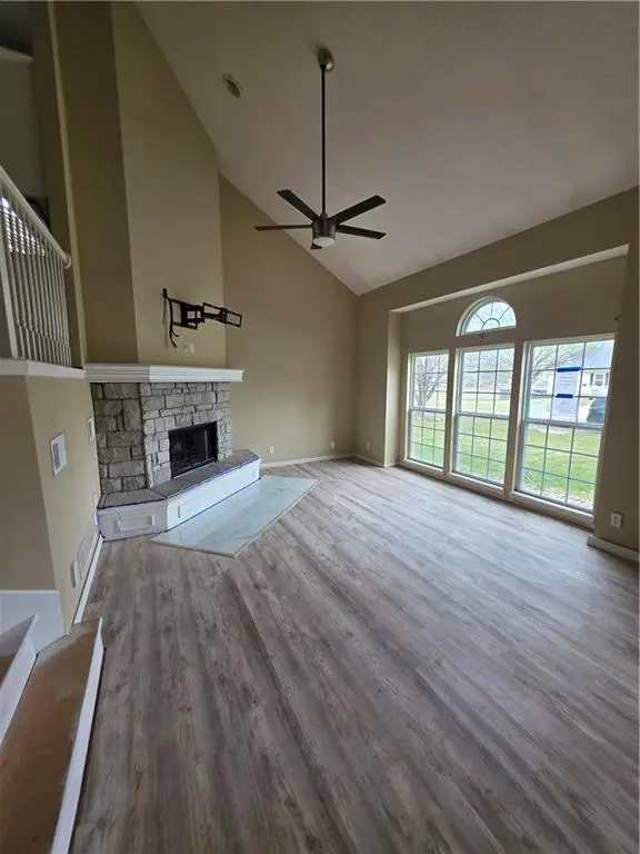 21793 S Lincoln Terrace, Spring Hill, KS 66083 - #2