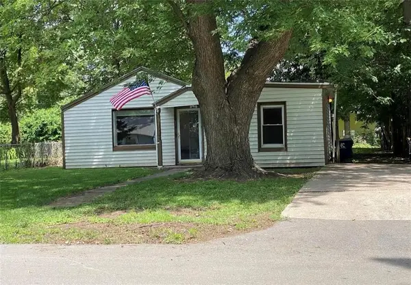 8241 Highland Avenue, Kansas City, MO 64131