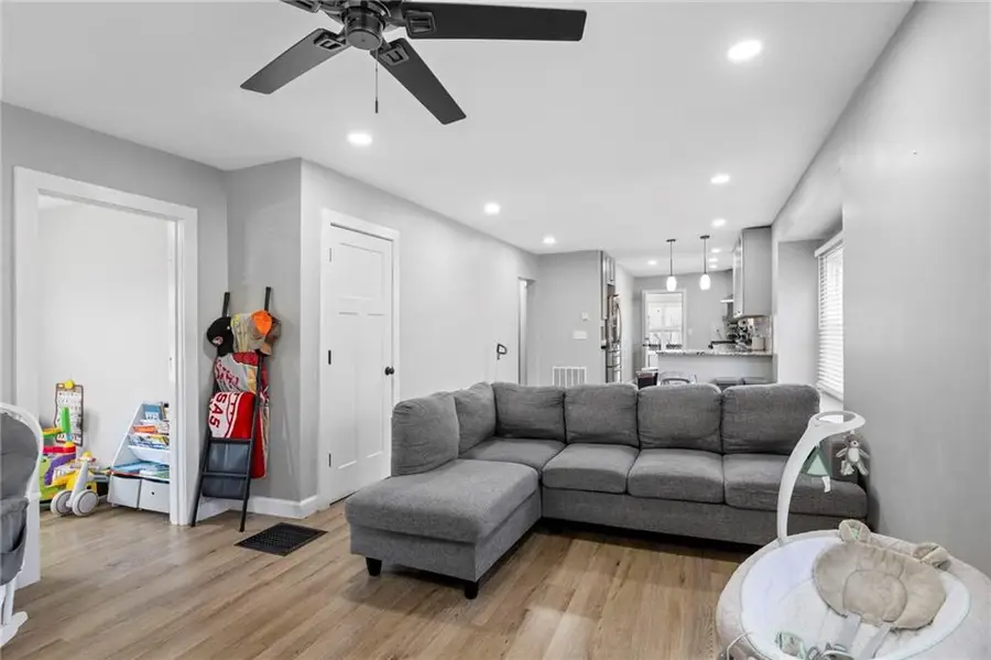 200 E Whittier Street, Claycomo, MO 64119 - #2