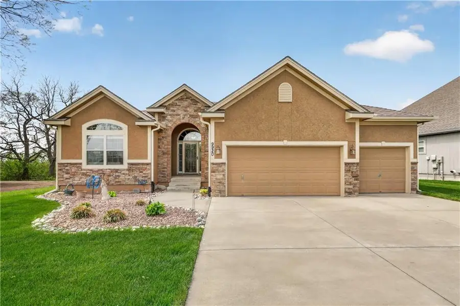 9920 N Manning Avenue, Kansas City, MO 64157 - #2