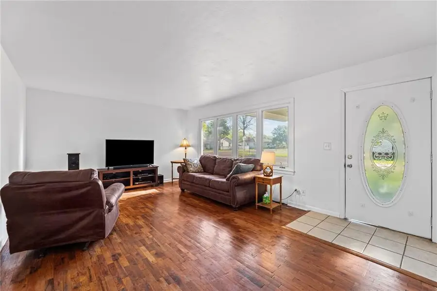 401 S Madison Street, Spring Hill, KS 66083 - #3