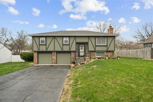 5648 Long Street, Shawnee, KS 66216