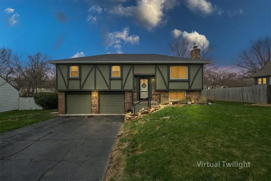 5648 Long Street, Shawnee, KS 66216 - #2