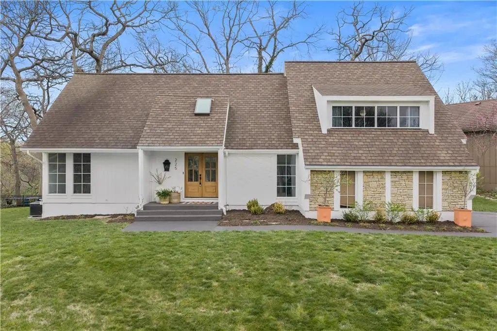 225 NW Hickory Street, Lees Summit, MO 64064 - #1