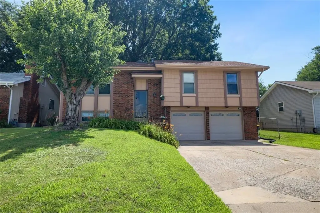 4605 N Brooklyn Avenue, Kansas City, MO 64116 - #1