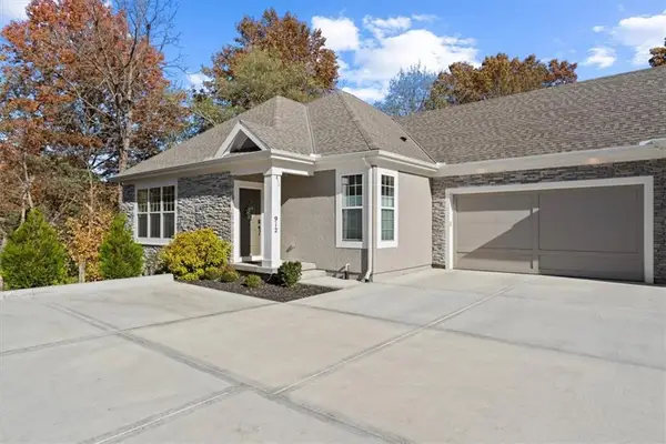 912 E 110th Terrace, Kansas City, MO 64131