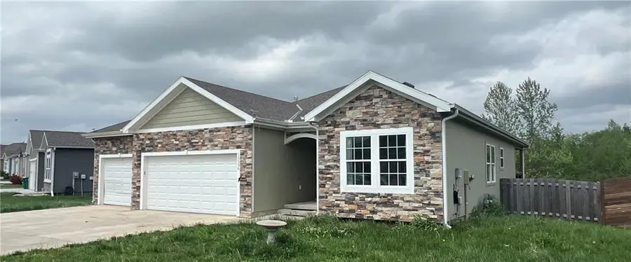 10506 Augusta Drive, Kansas City, KS 66109 - #2