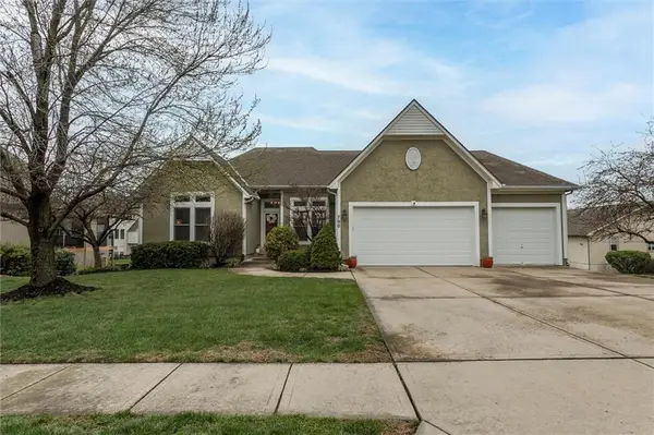 700 SW Winterstar Drive, Lee's Summit, MO 64081