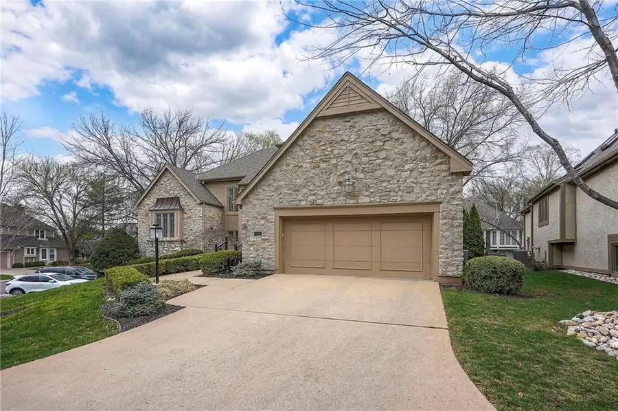 4516 W 125th Street, Leawood, KS 66209 - #3