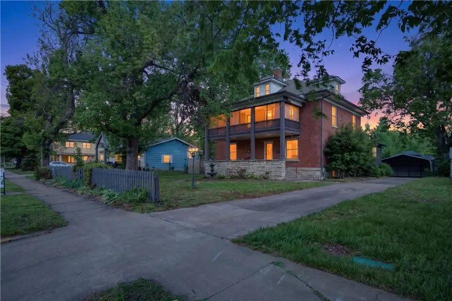 612 W Cherry Street, Nevada, MO 64772 - #3