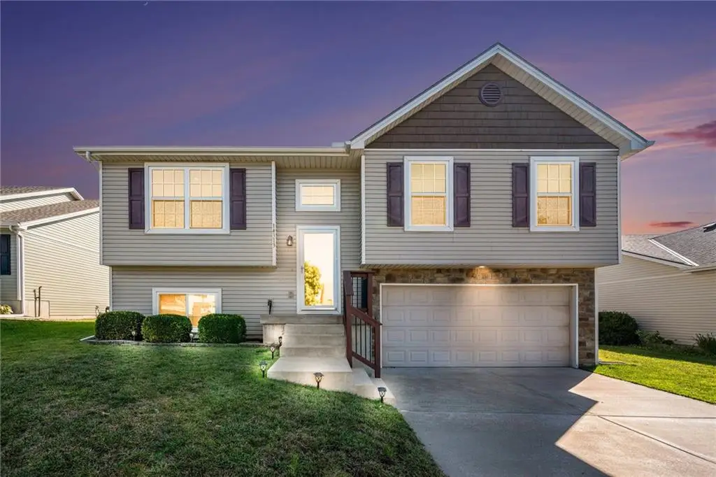 14313 Richmond Avenue, Grandview, MO 64030 - #1