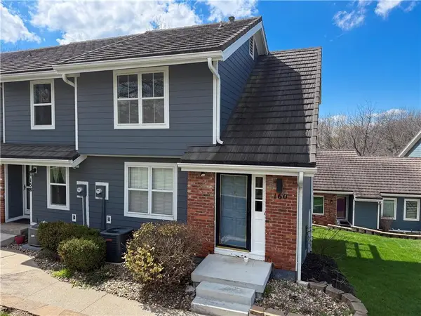 160 NE Bayview Drive, Lee's Summit, MO 64064