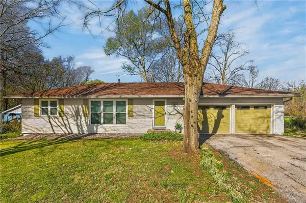 11030 N Charlotte Street, Kansas City, MO 64155