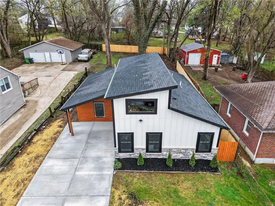 1215 E South Avenue, Independence, MO 64050 - #3