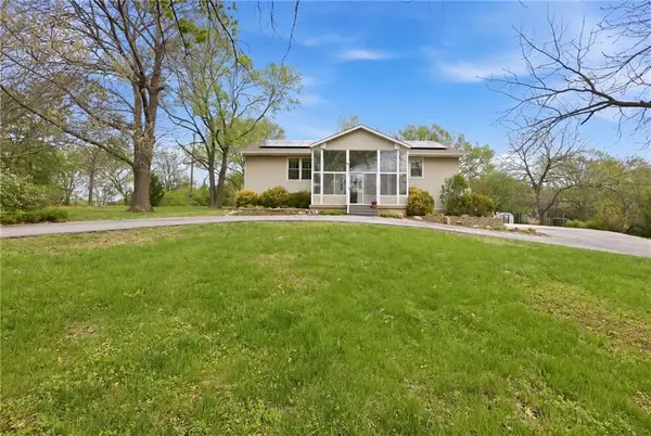 11535 S Clare Road, Olathe, KS 66061