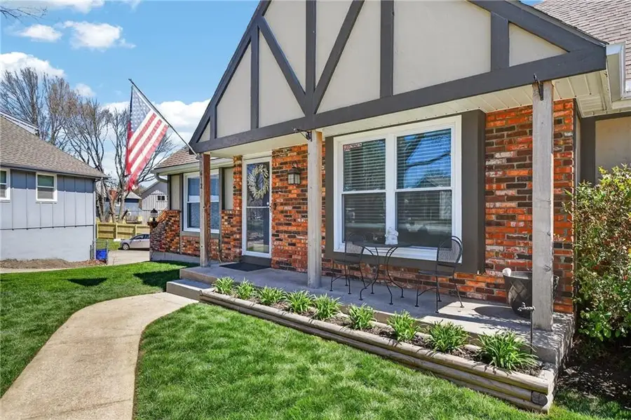 412 S Normandy Drive, Olathe, KS 66061 - #3