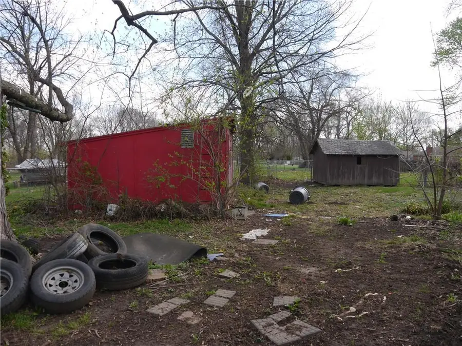 601 Belton Avenue, Belton, MO 64012 - #2