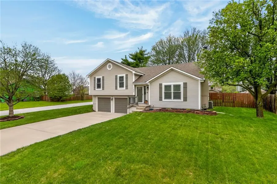 1600 NE Whitestone Drive, Lees Summit, MO 64086 - #2