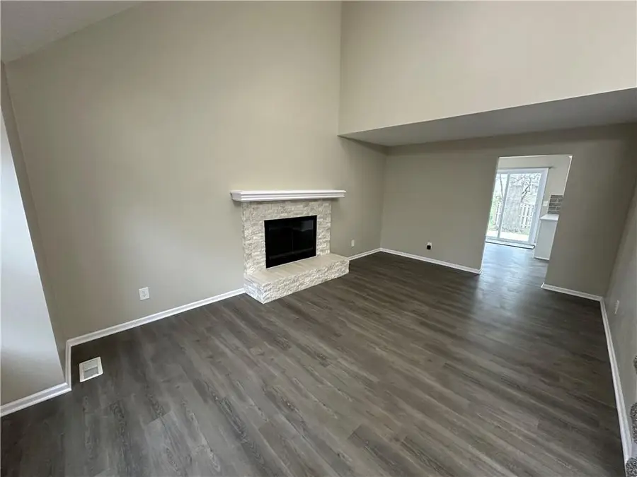 11743 Oakmont Street, Overland Park, KS 66210 - #3