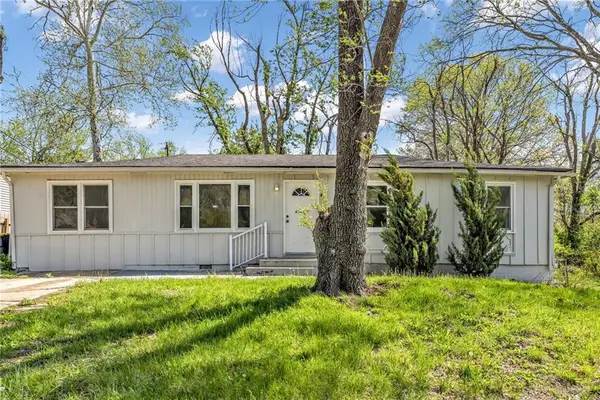 9815 James A Reed Road, Kansas City, MO 64134