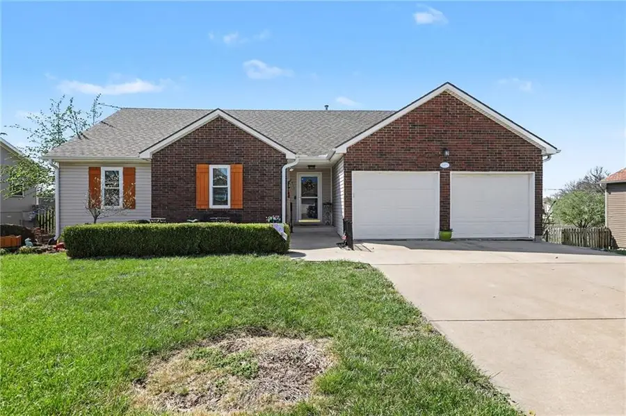 2411 Twin Oaks Drive, Harrisonville, MO 64701 - #2