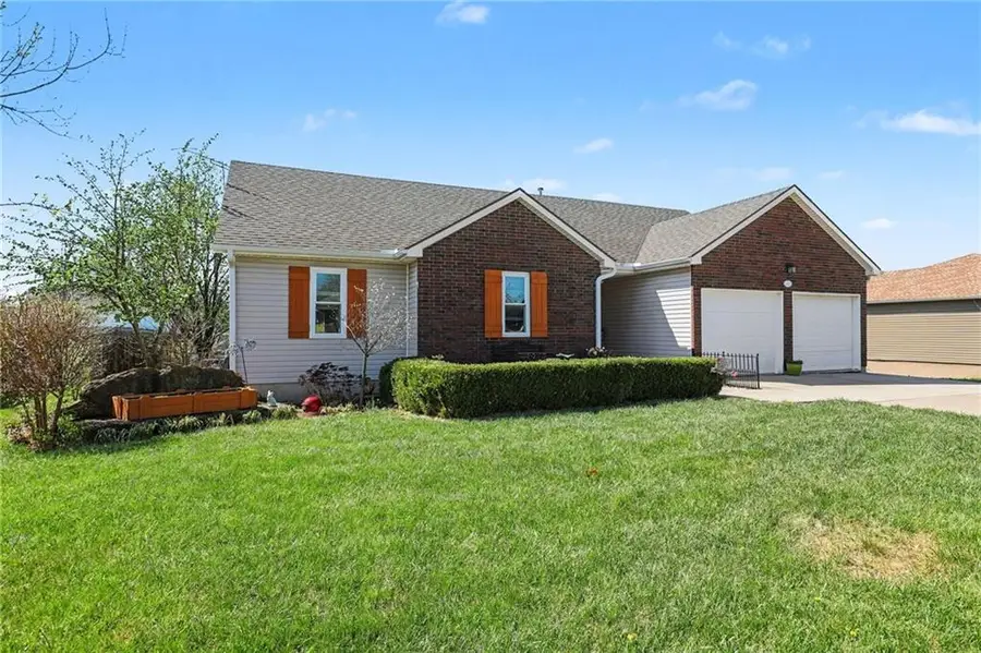 2411 Twin Oaks Drive, Harrisonville, MO 64701 - #3