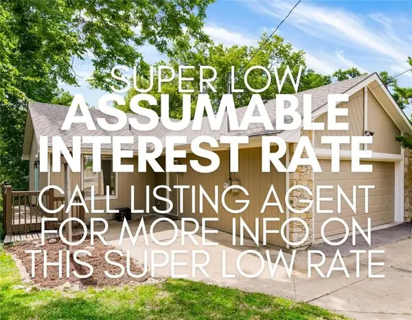 1045 NW S South Shore Drive, Lake Waukomis, MO 64151