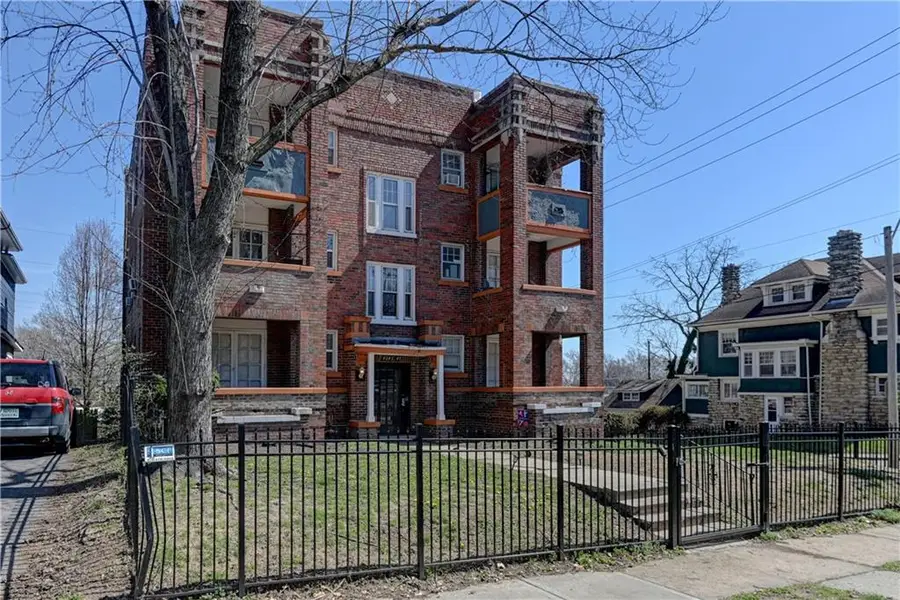 4245 Harrison Street, Kansas City, MO 64110 - #3
