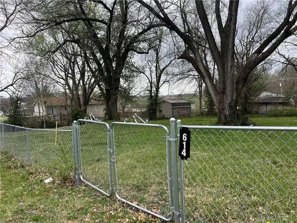 614 S Second Street, Richmond, MO 64085