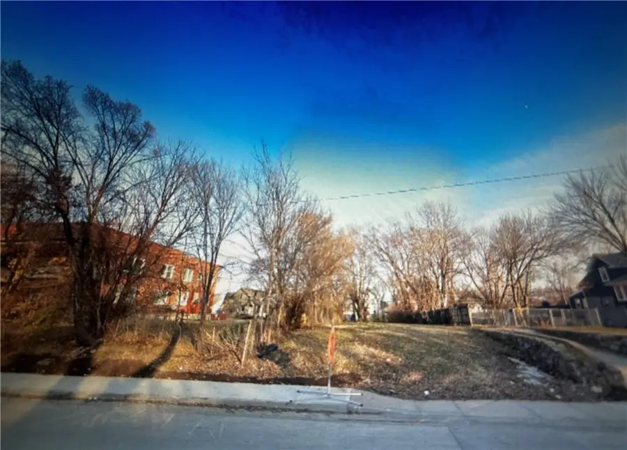 3009 Indiana Avenue, Kansas City, MO 64128 - #2