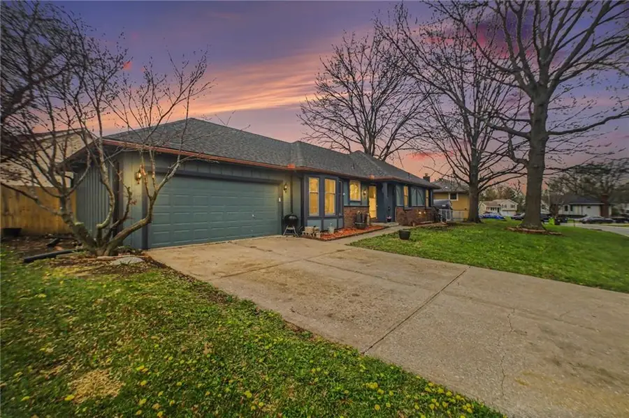 16819 Blaine Avenue, Belton, MO 64012 - #2