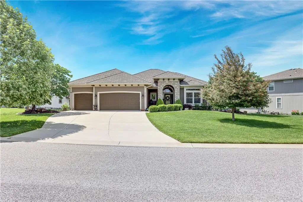 9702 Shady Bend Circle, Lenexa, KS 66227 - #1