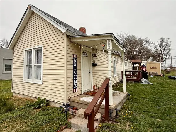 903 W Valley Street, St Joseph, MO 64504