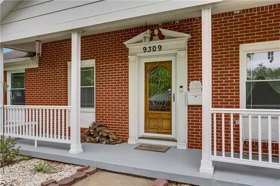 9309 E 30th Street, Independence, MO 64052 - #2